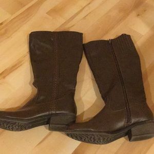 These are pink and pepper boots